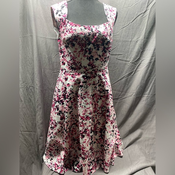 White House black market Spring Easter Dress sz 8 M Fit & Flare - Picture 1 of 9